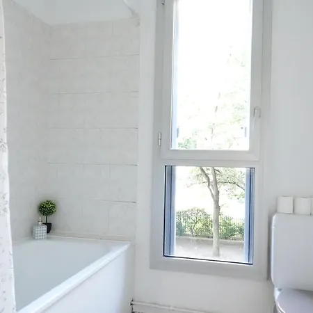 アパート Charming And Spacious - Close To Center