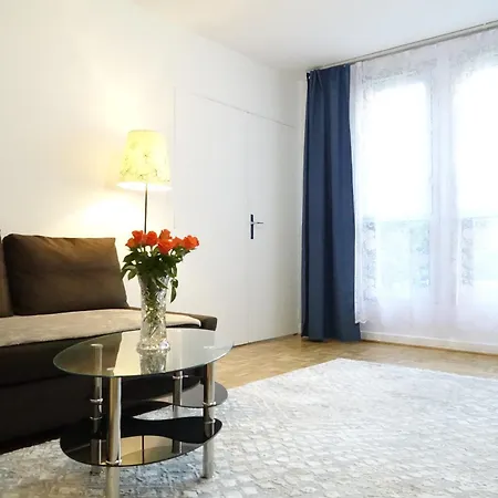 Charming And Spacious - Close To Center *