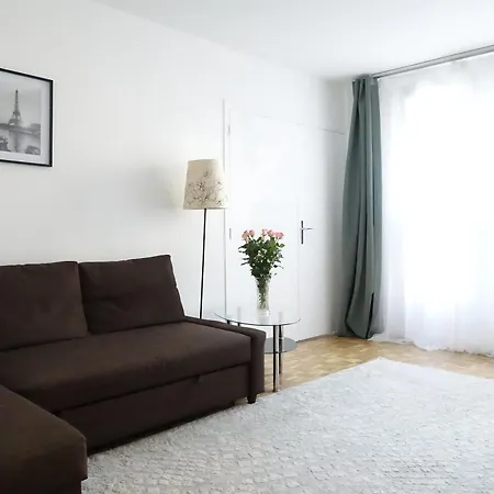 Charming And Spacious - Close To Center Appartement *