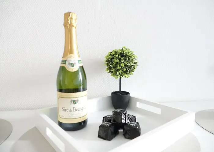 Charming And Spacious - Close To Center